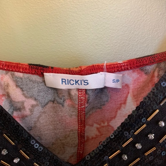 Top with Fall Colours, Small - Picture 5 of 5